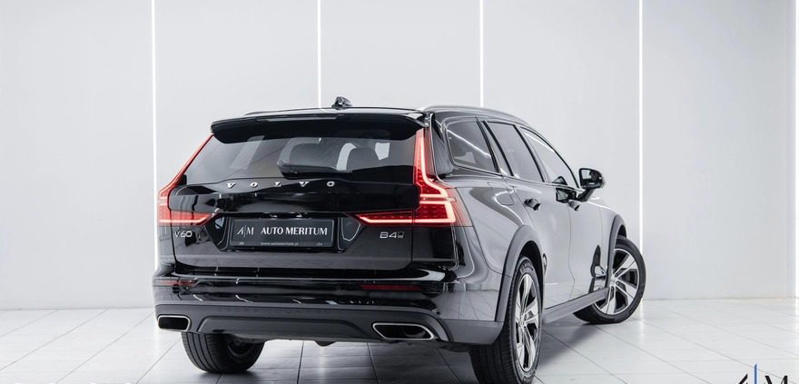 Volvo V60 Cross Country cena 169900 przebieg: 74000, rok produkcji 2021 z Żagań małe 497